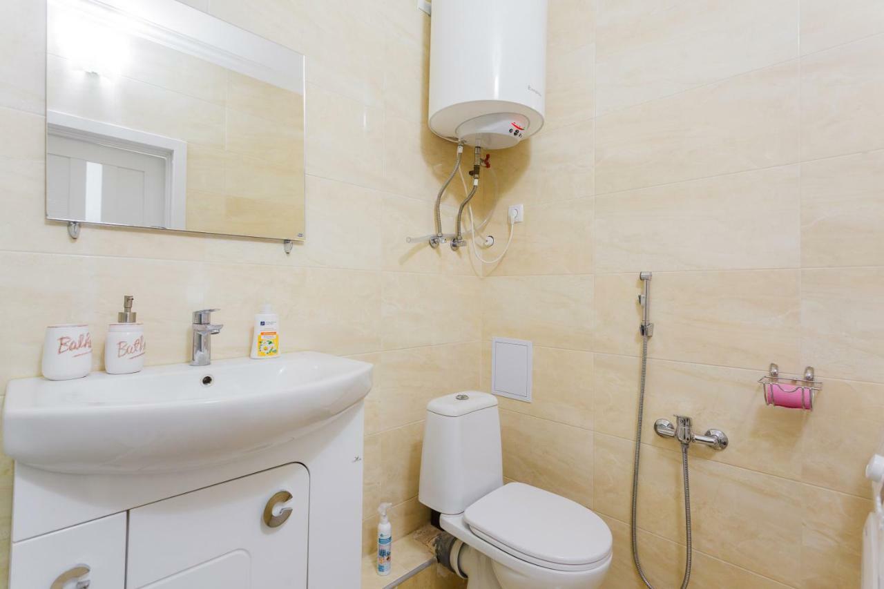Business Class Apartment At Lomonosova Kiev Exteriör bild