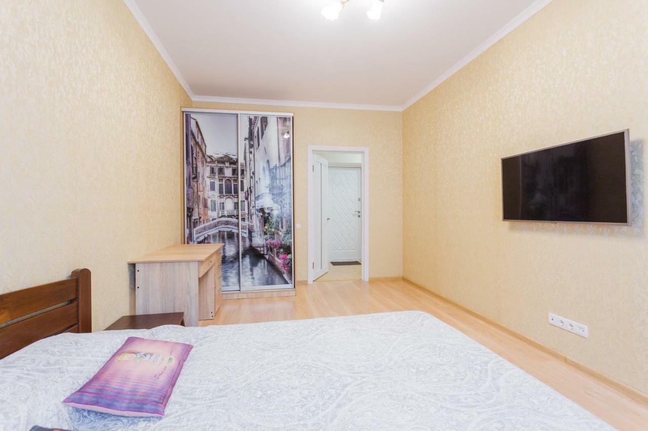 Business Class Apartment At Lomonosova Kiev Exteriör bild
